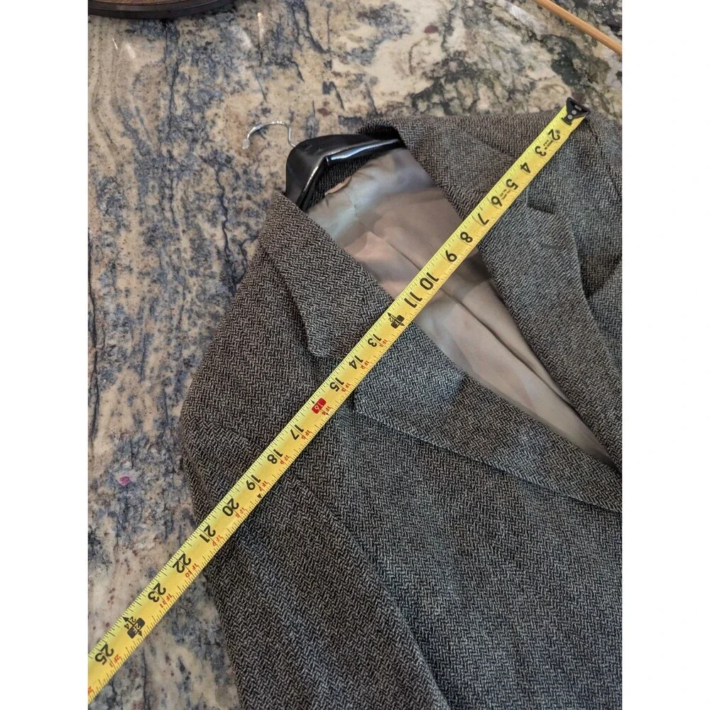 Mark Shale Mens Gray Herringbone Tweed Sport Coat Blazer Jacket Woven Notch Read